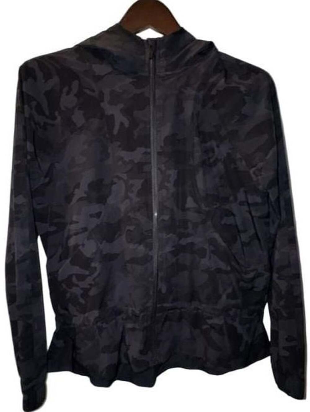 Lululemon Pack It Up Jacket Women 6 Incognito Camo Grey Hooded Packable Rain